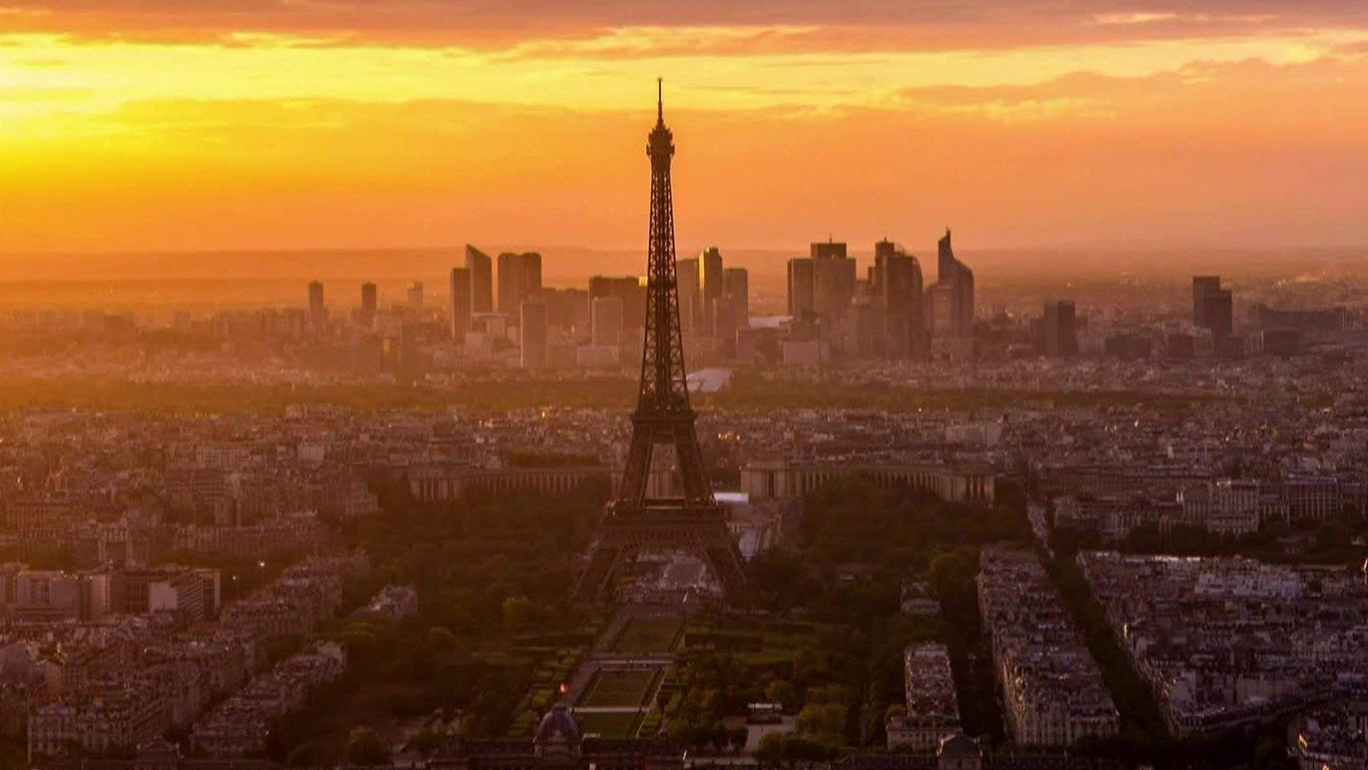 Saving the Eiffel Tower, Velvet Outlaw and Space Capsule Crisis