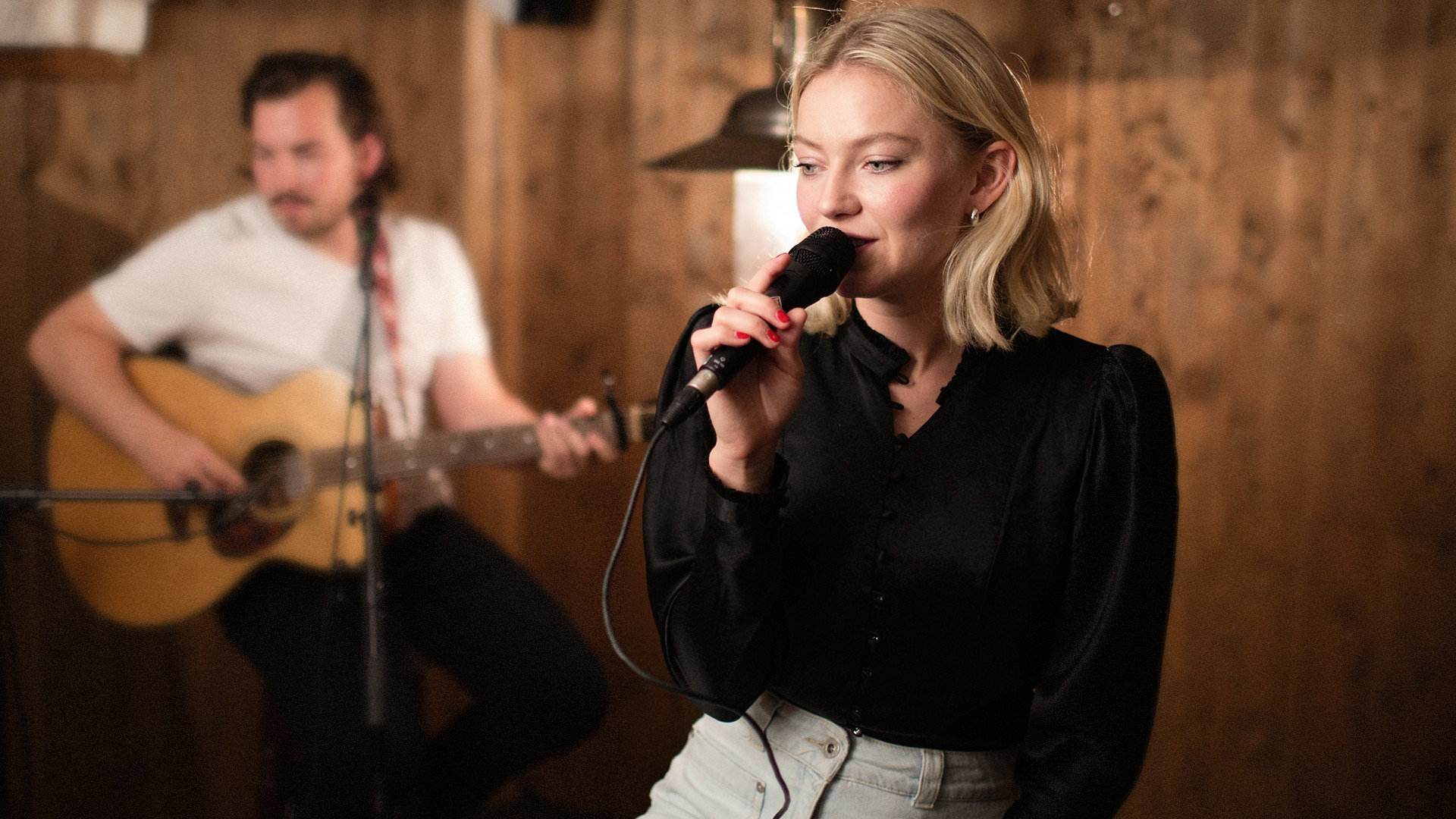 Astrid S tilbake fra verden